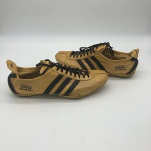 adidas azteca gold shoes